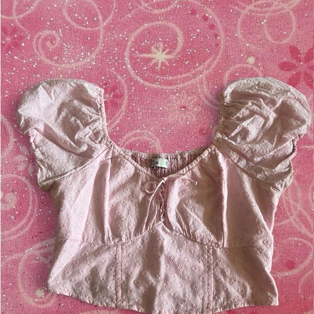 🩰 Hollister Pink Eyelet Milkmaid Top 🩰